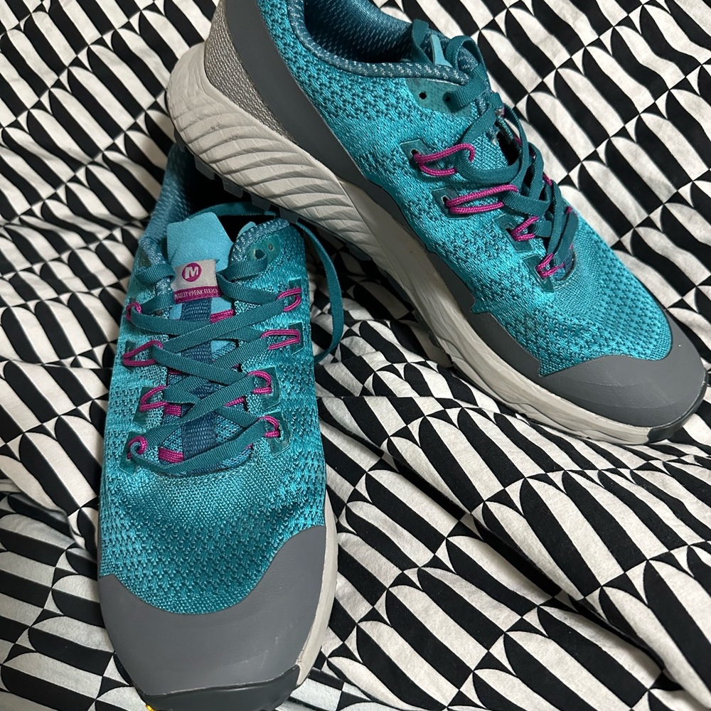 BNWOT Merrell Blue and Gray Athletic Shoes Lightweight Mesh Design